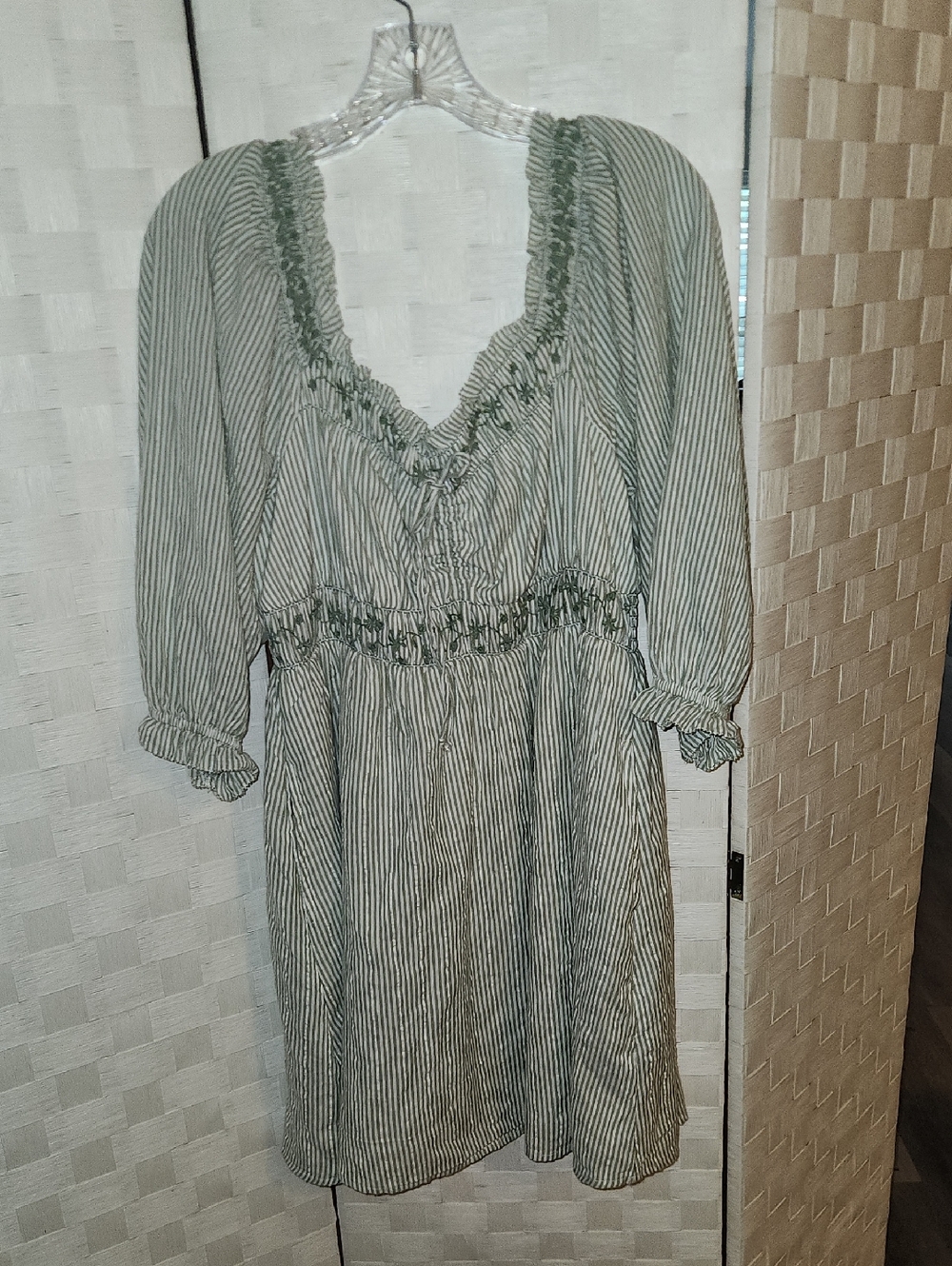 American Eagle Green and white striped Puff Sleeve, Lined Dress Size L - Picture 2 of 7